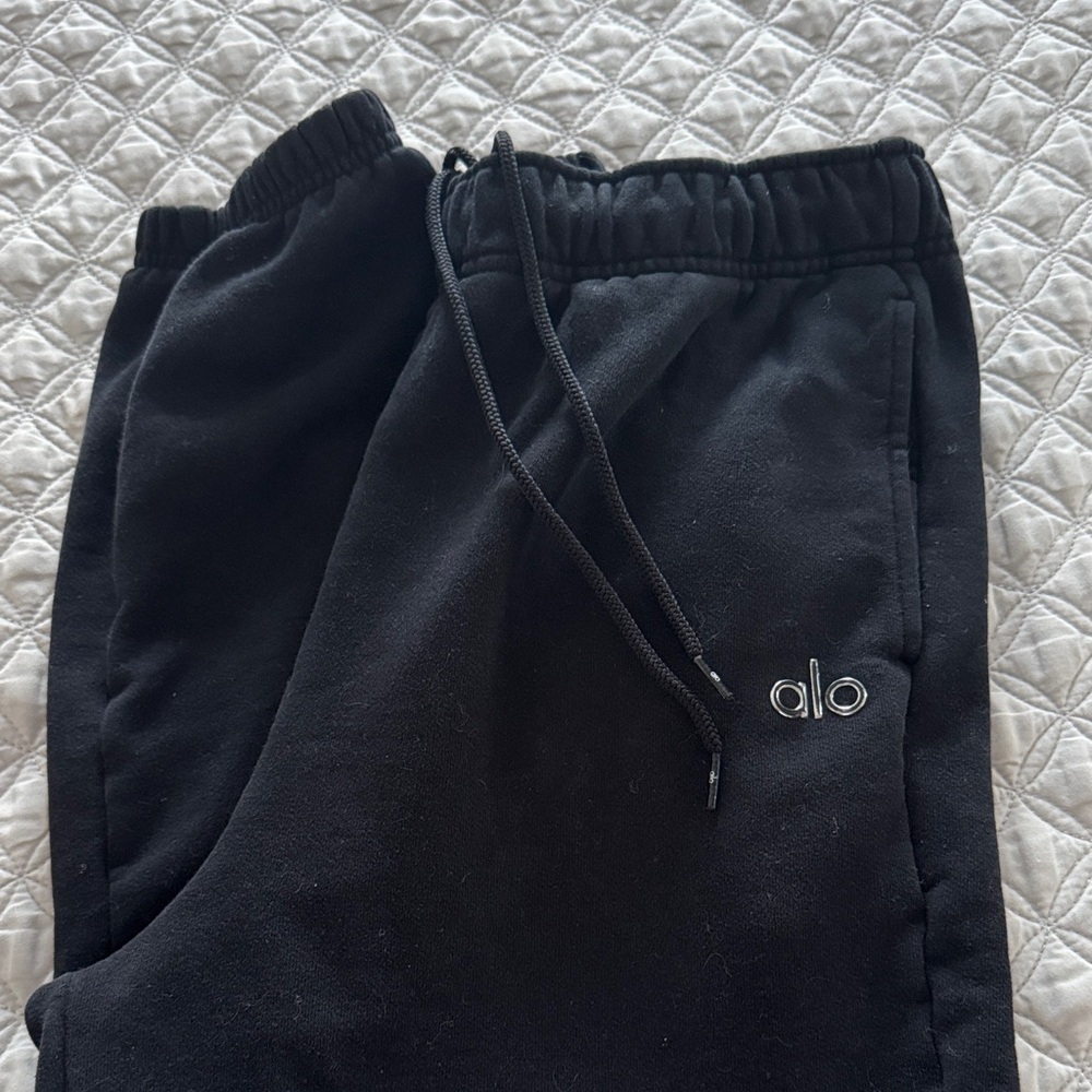 ALO Accolade Black Jogger Sweatpants authentic